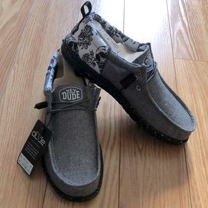 Hey Dudes Men’s size 10 US -Wally Funky Tattoo-Grey